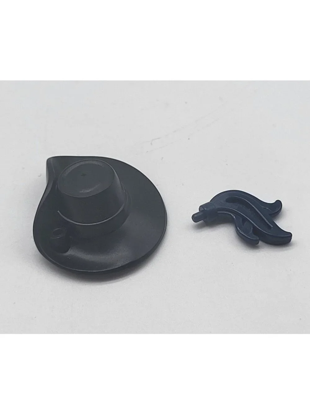 Lego Black Musketeer Hat 93554 Dark Blue Plume Feather 64647 POTC Barbossa